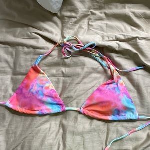 bathing suite top🤍